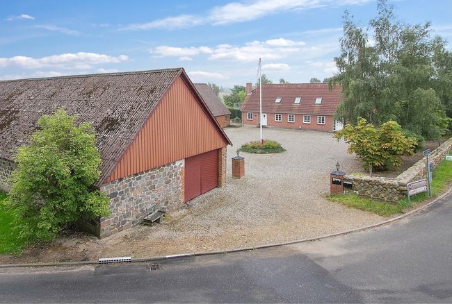 Himmelbjergvej 1, Laven